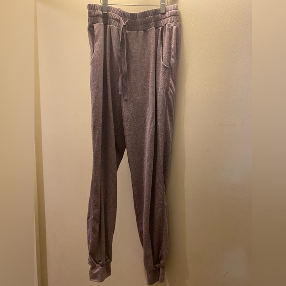 Halara Athletic Pants - Picture 4 of 6